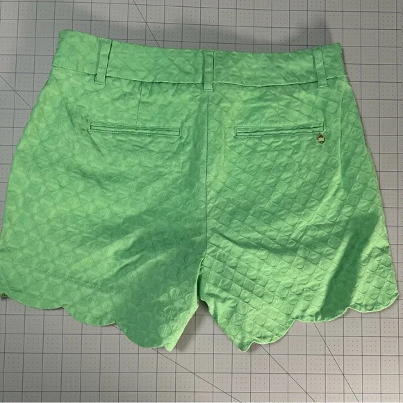 Crown & Ivy Green Scallop Shorts - Picture 2 of 4